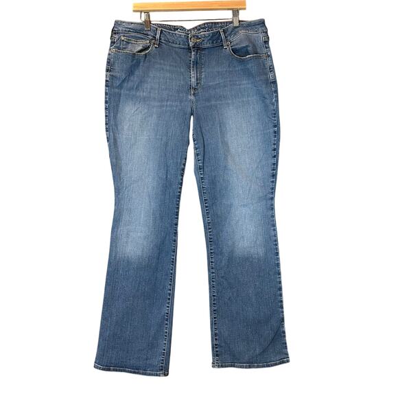 Eddie Bauer Curvy Bootcut Jeans Women's size 18 - Picture 1 of 9